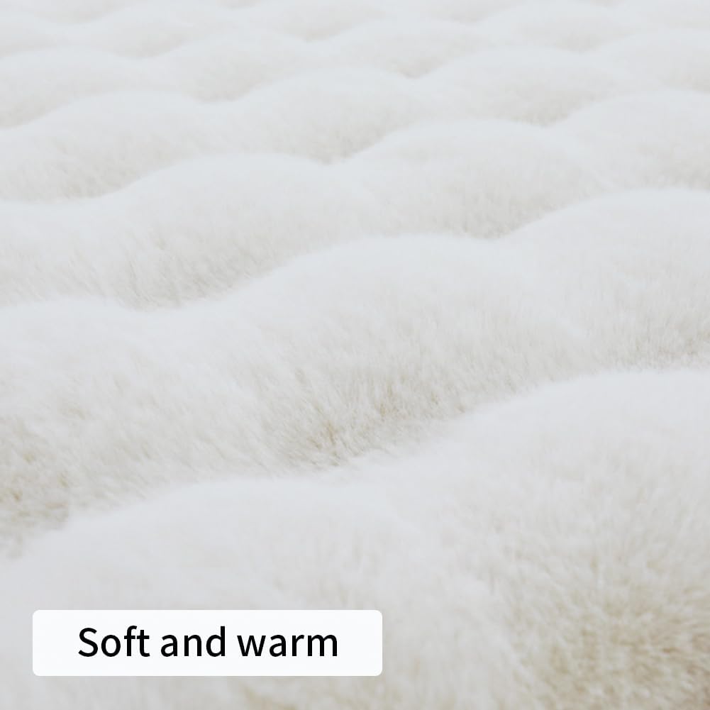 Ultra Soft Indoor Modern Small Area Rugs, Fluffy Cloud Shape Carpets Faux Fur Rabbit Hair Rug, Plush Fur Foot Mats Rugs Home Decor Rugs for Bedroom Living Kids Room (Light Grey Tie-dye,3.9 x 5.9Ft)