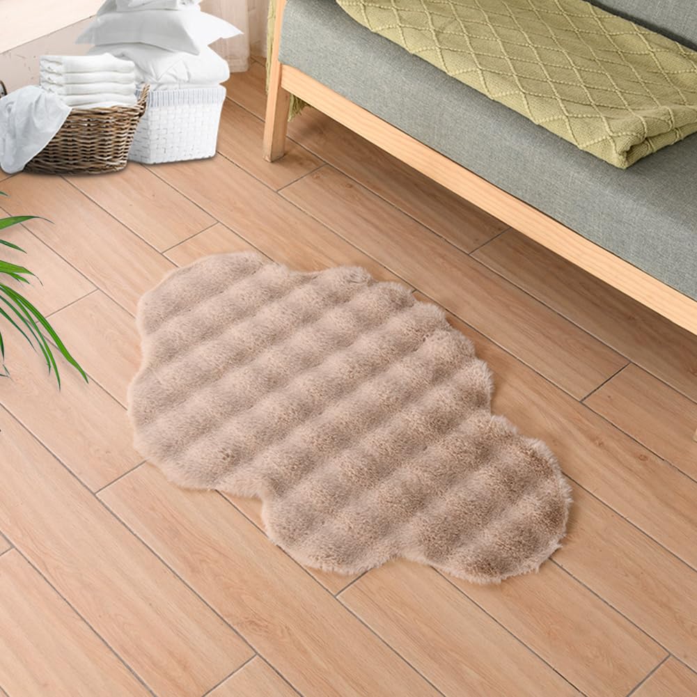 Ultra Soft Indoor Modern Small Area Rugs, Fluffy Cloud Shape Carpets Faux Fur Rabbit Hair Rug, Plush Fur Foot Mats Rugs Home Decor Rugs for Bedroom Living Kids Room (Light Grey Tie-dye,3.9 x 5.9Ft)