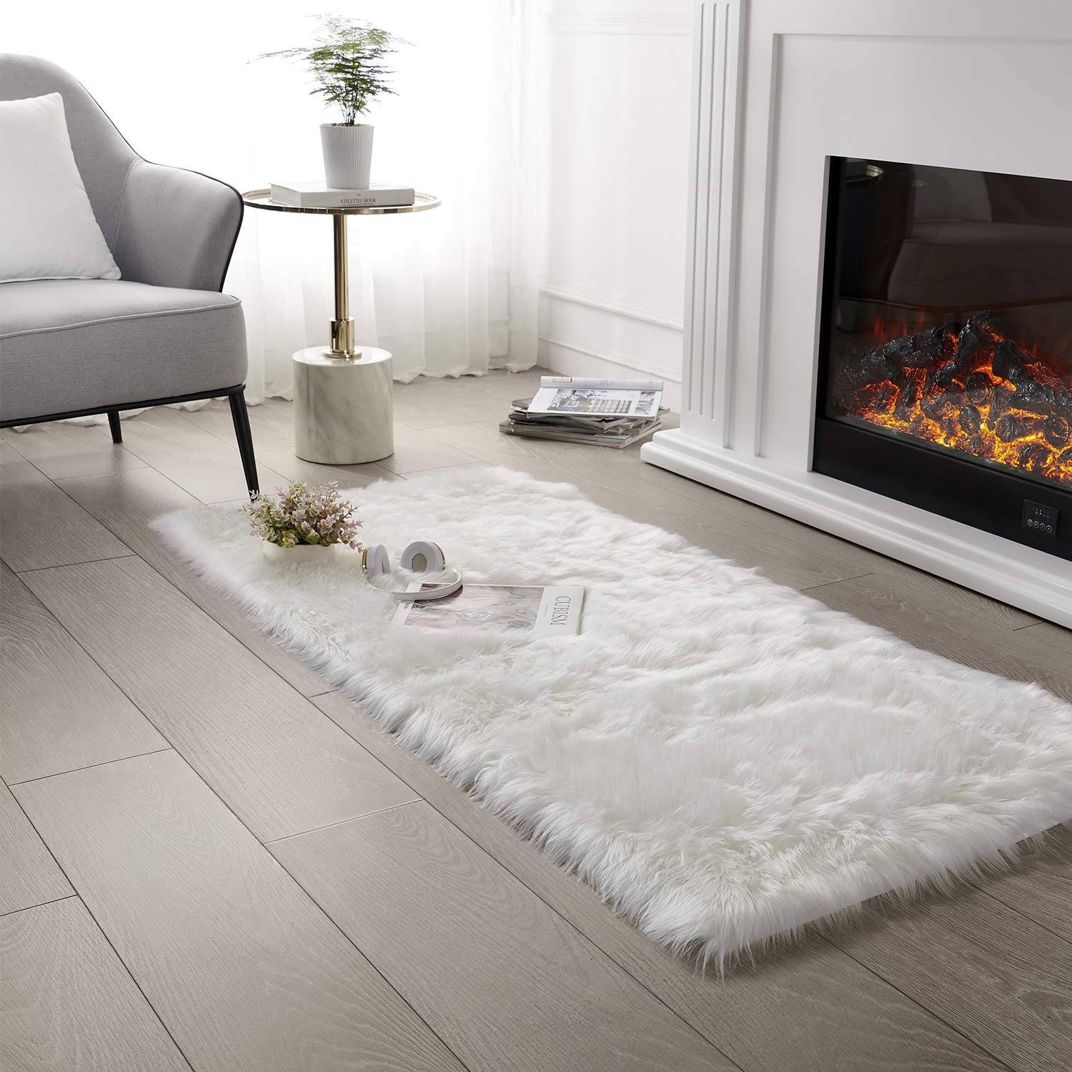 SERISSA Soft Fluffy Area Rug, Grey Faux Sheepskin Fur Rug, Shaggy Rug for Bedroom Floor Fuzzy Carpet for Living Room 4x6 Feet