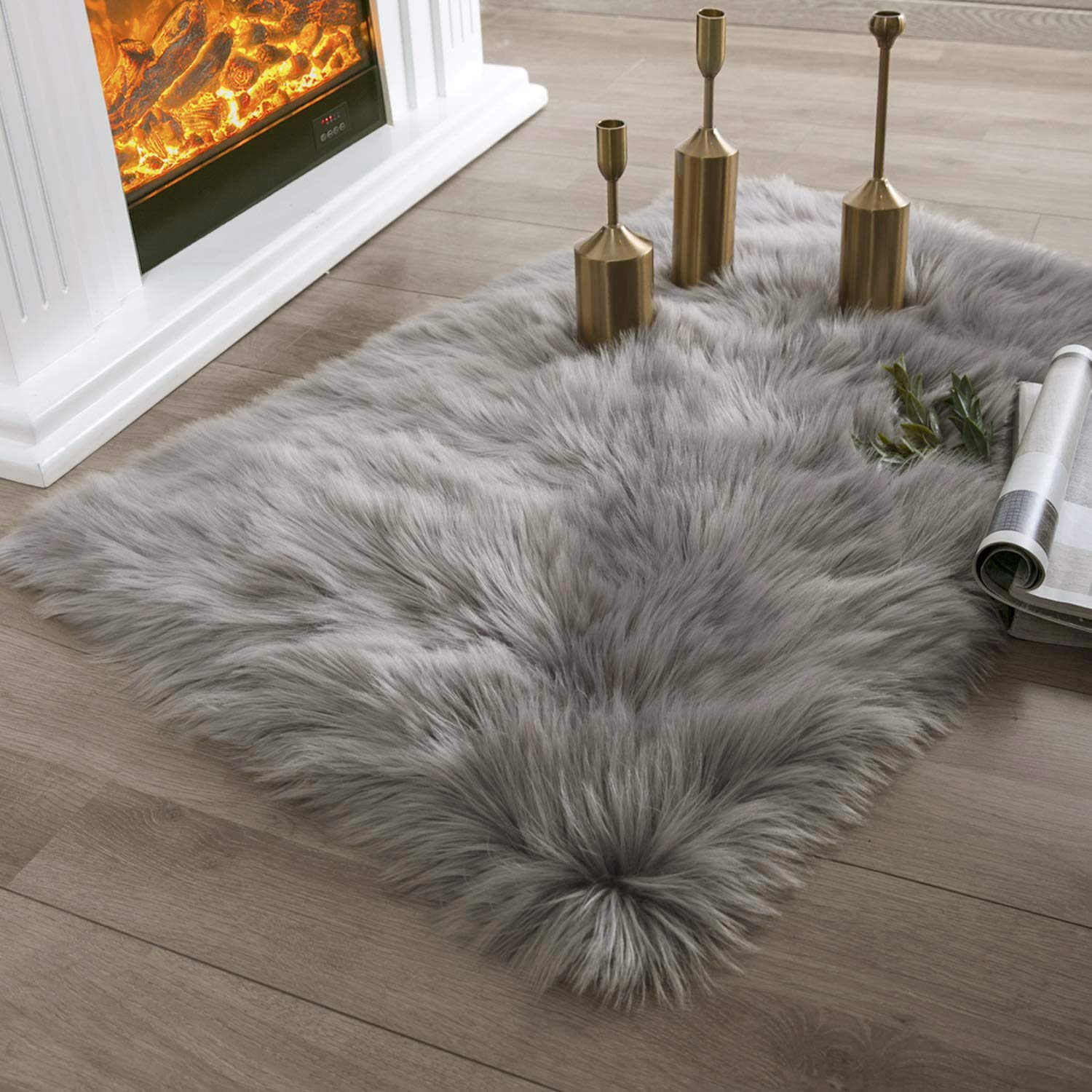 4×4ft White Fluffy Faux Fur Rug, Washable Shag Area Rug for Home Decor