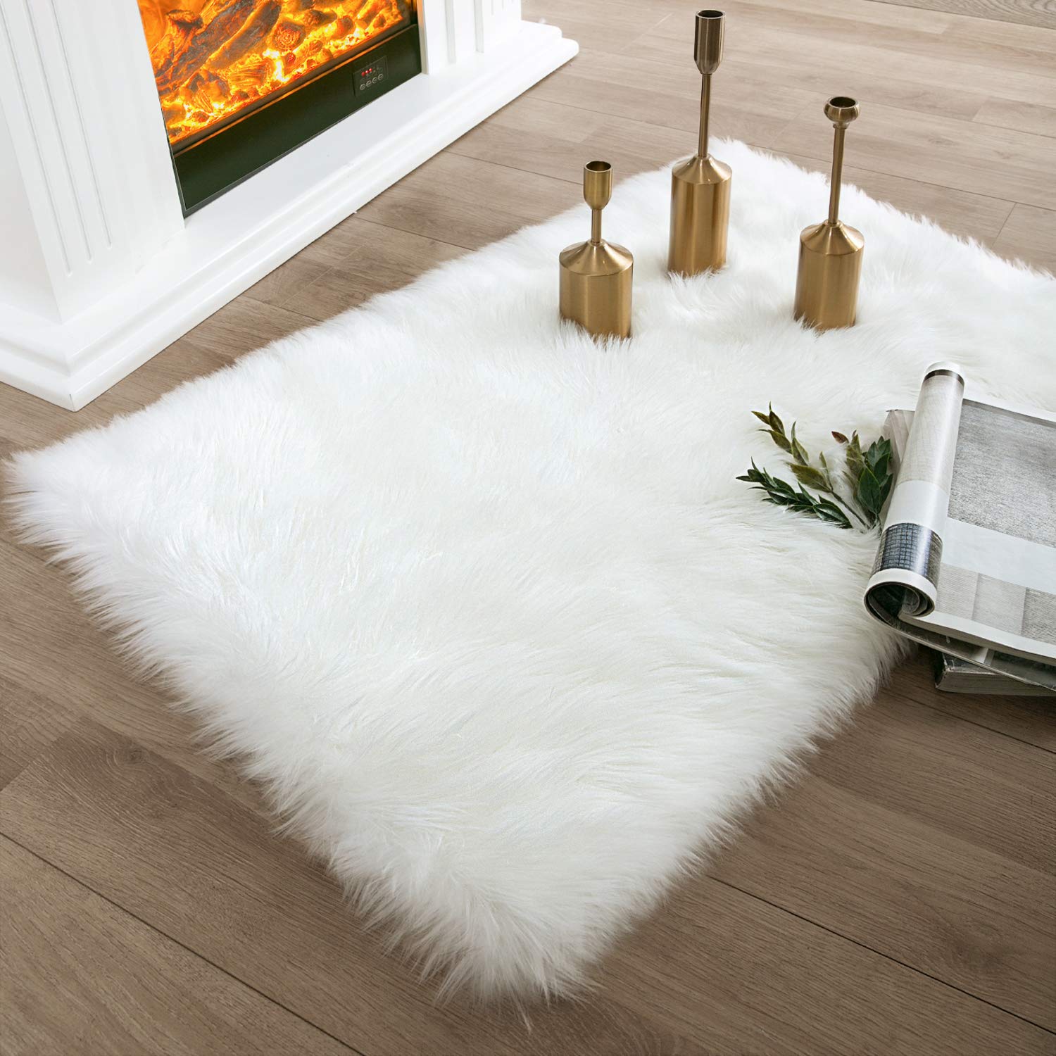 4×4ft White Fluffy Faux Fur Rug, Washable Shag Area Rug for Home Decor