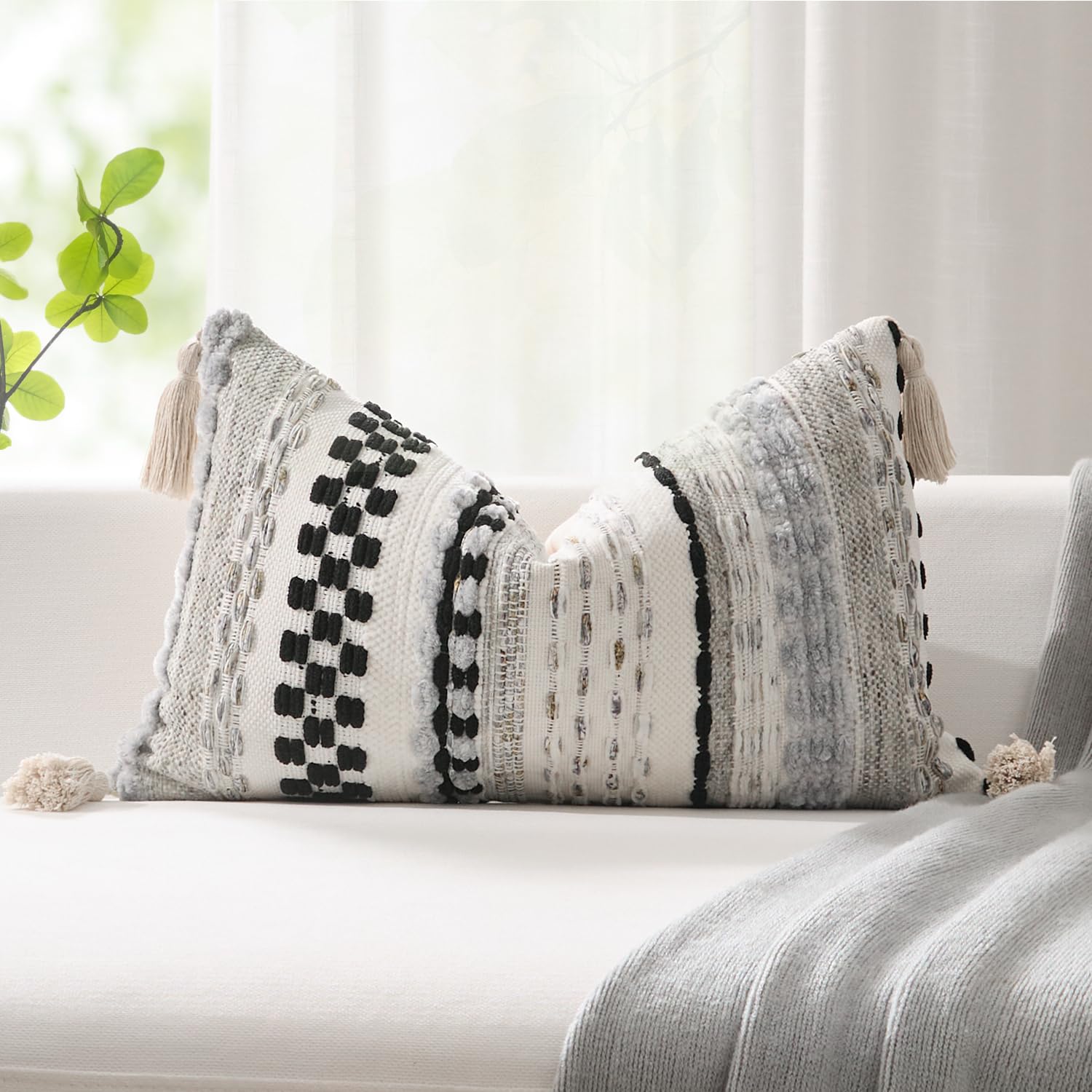 Kevin Textile 20x20 Inch Throw Pillow Cover 1 Pack Boho Decorative Soft Chenille Thread Woven Tufted Textured Square Cushion Case Farmhouse Accent for Living Room Couch Sofa Bed, Green