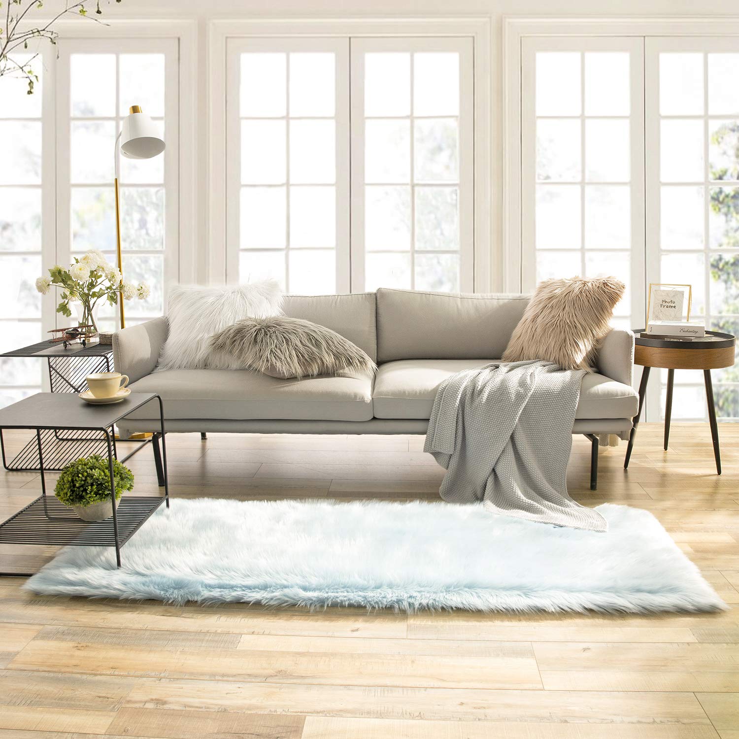 4×4ft White Fluffy Faux Fur Rug, Washable Shag Area Rug for Home Decor