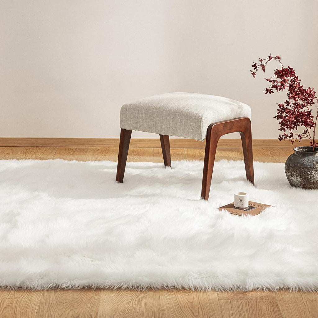 4×4ft White Fluffy Faux Fur Rug, Washable Shag Area Rug for Home Decor