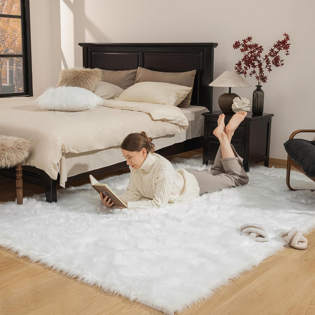 4×4ft White Fluffy Faux Fur Rug, Washable Shag Area Rug for Home Decor