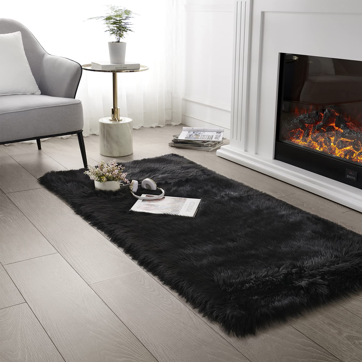 SERISSA Soft Fluffy Area Rug, Grey Faux Sheepskin Fur Rug, Shaggy Rug for Bedroom Floor Fuzzy Carpet for Living Room 4x6 Feet