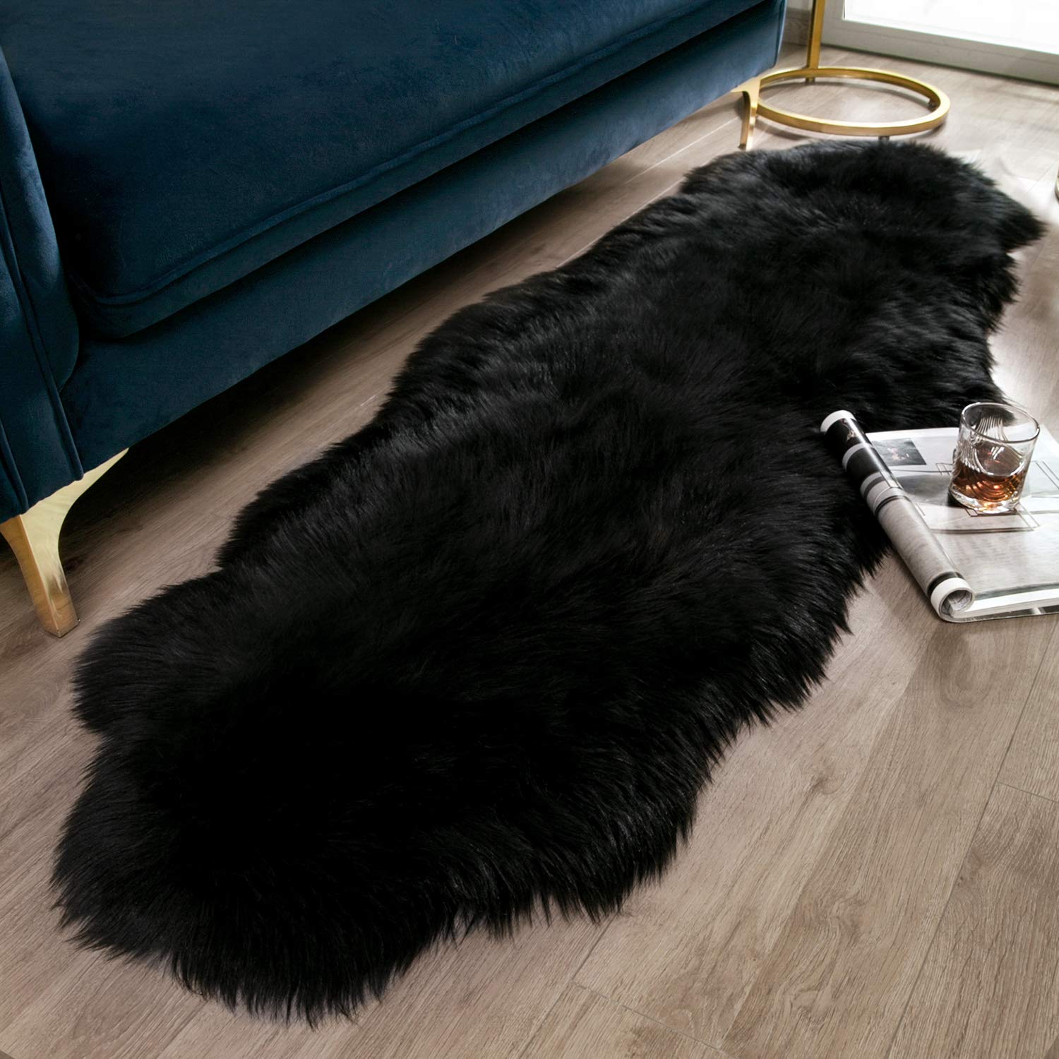 4×4ft White Fluffy Faux Fur Rug, Washable Shag Area Rug for Home Decor