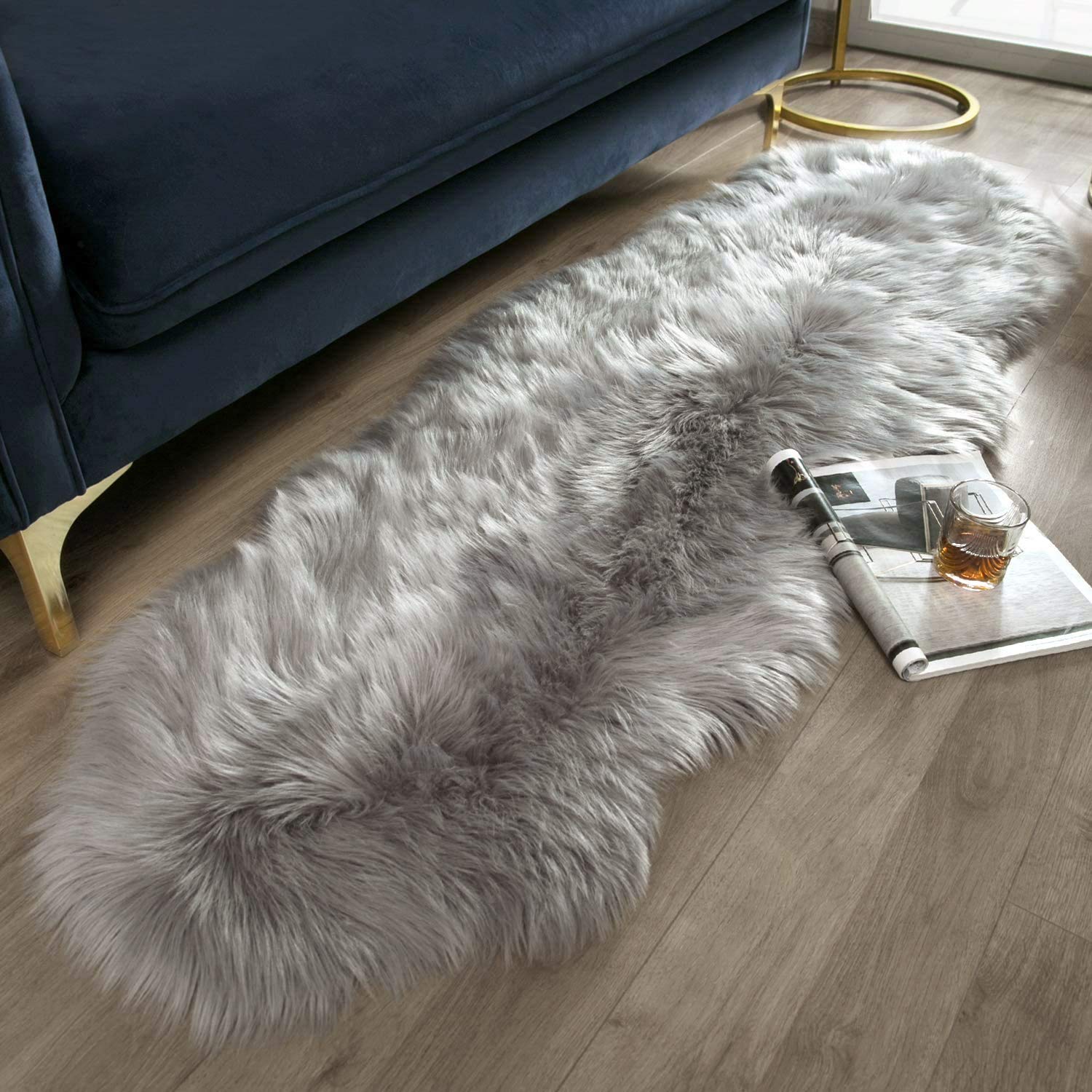 4×4ft White Fluffy Faux Fur Rug, Washable Shag Area Rug for Home Decor