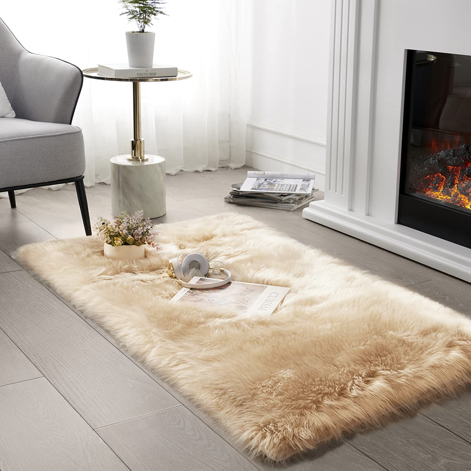 SERISSA Soft Fluffy Area Rug, Grey Faux Sheepskin Fur Rug, Shaggy Rug for Bedroom Floor Fuzzy Carpet for Living Room 4x6 Feet