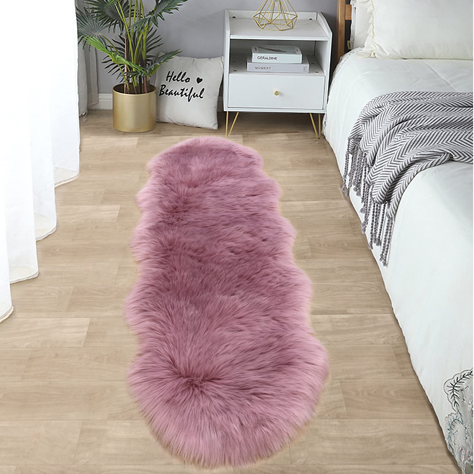 SERISSA Soft Fluffy Area Rug, Grey Faux Sheepskin Fur Rug, Shaggy Rug for Bedroom Floor Fuzzy Carpet for Living Room 4x6 Feet