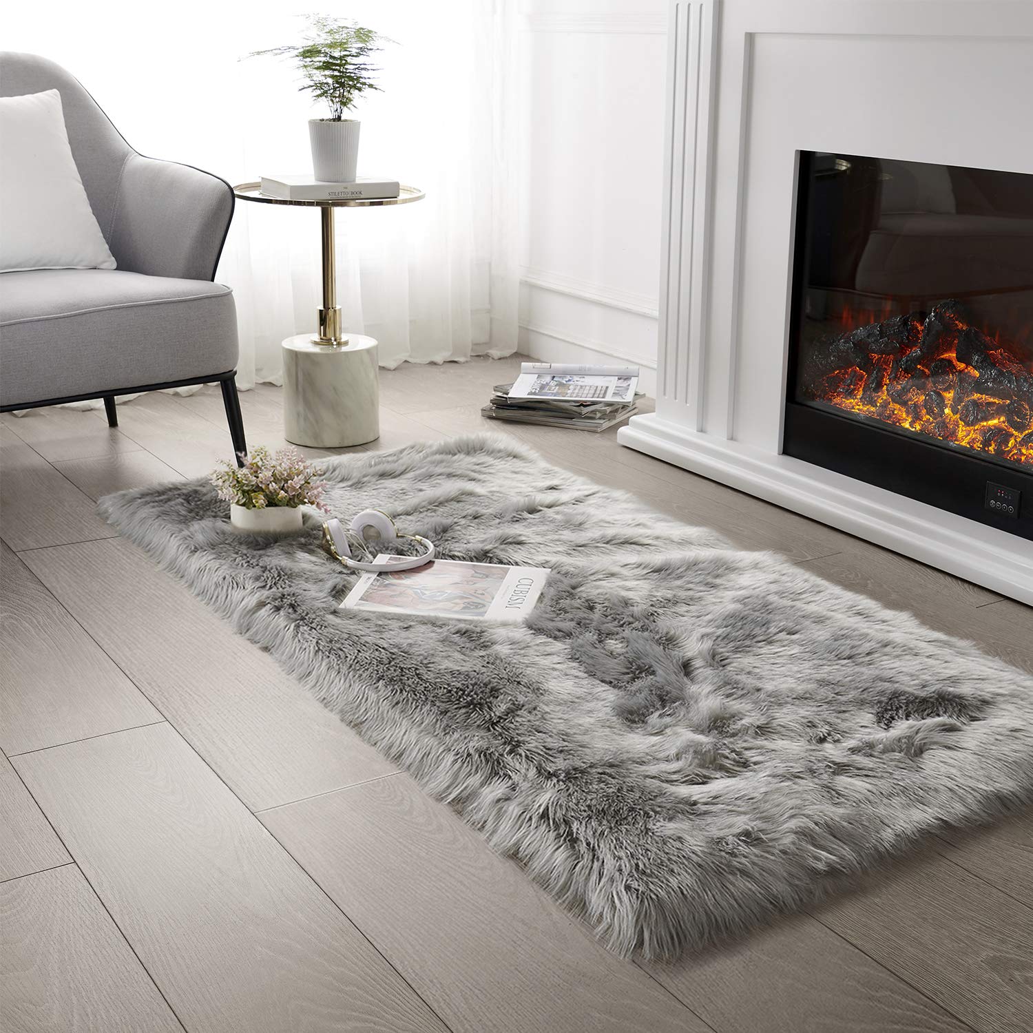 SERISSA Soft Fluffy Area Rug, Grey Faux Sheepskin Fur Rug, Shaggy Rug for Bedroom Floor Fuzzy Carpet for Living Room 4x6 Feet