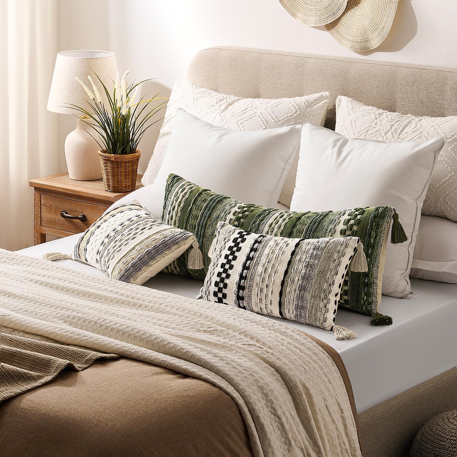 Kevin Textile 20x20 Inch Throw Pillow Cover 1 Pack Boho Decorative Soft Chenille Thread Woven Tufted Textured Square Cushion Case Farmhouse Accent for Living Room Couch Sofa Bed, Green