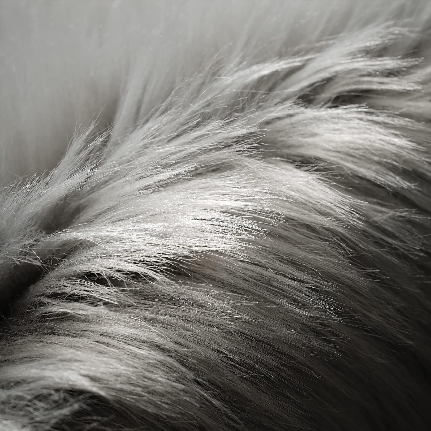SERISSA Soft Fluffy Area Rug, Grey Faux Sheepskin Fur Rug, Shaggy Rug for Bedroom Floor Fuzzy Carpet for Living Room 4x6 Feet