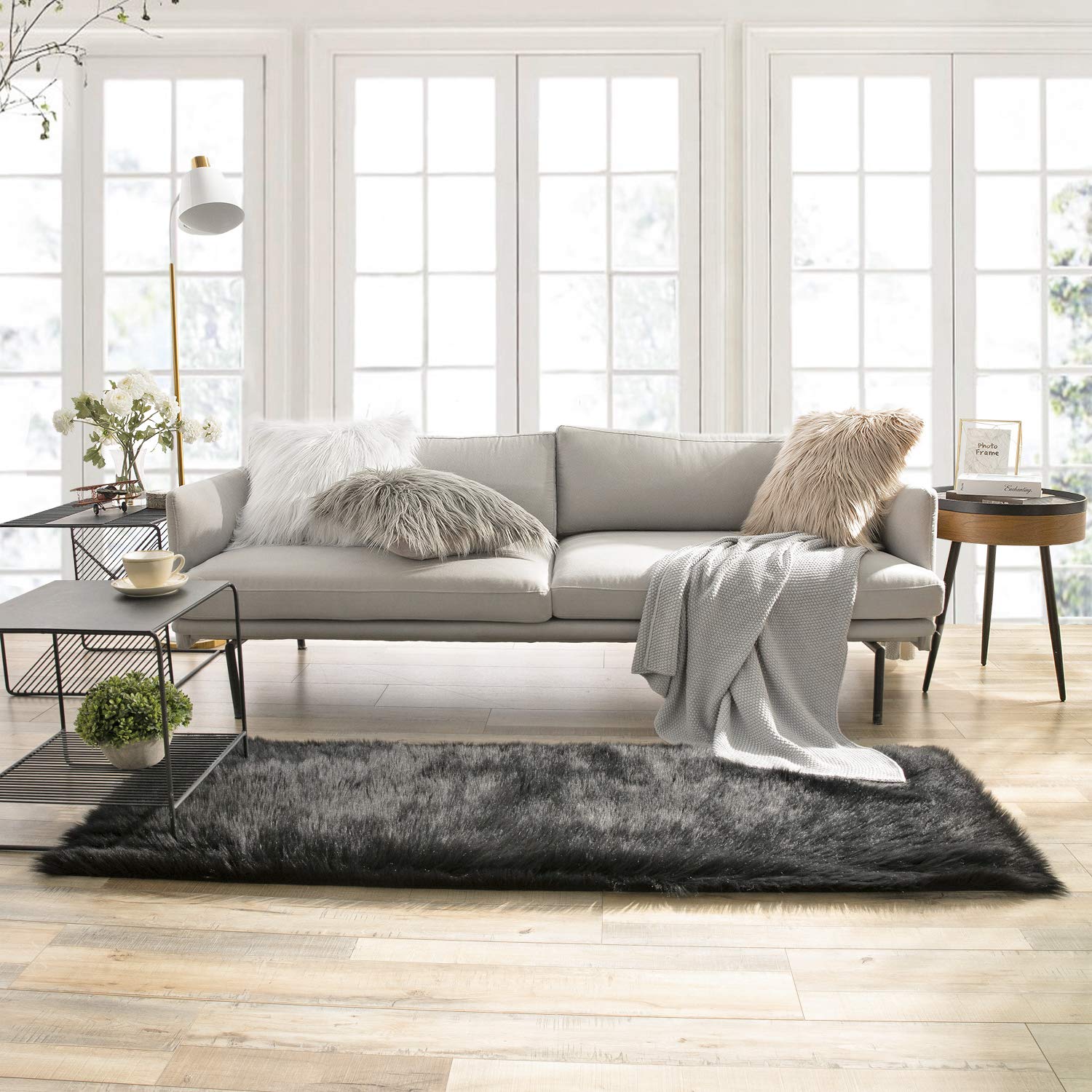 4×4ft White Fluffy Faux Fur Rug, Washable Shag Area Rug for Home Decor