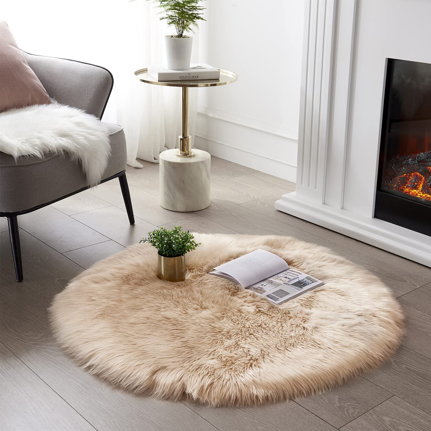 SERISSA Soft Fluffy Area Rug, Grey Faux Sheepskin Fur Rug, Shaggy Rug for Bedroom Floor Fuzzy Carpet for Living Room 4x6 Feet