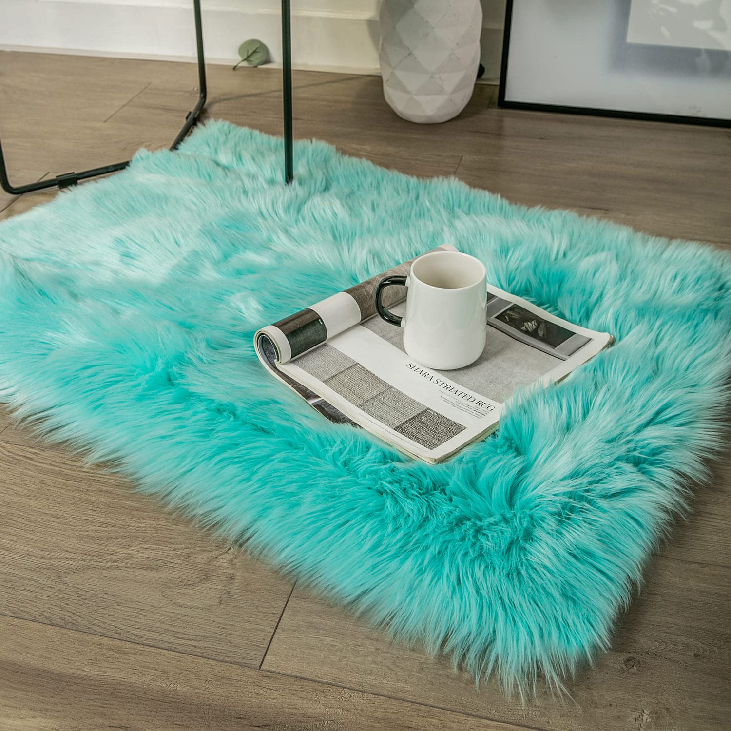 4×4ft White Fluffy Faux Fur Rug, Washable Shag Area Rug for Home Decor