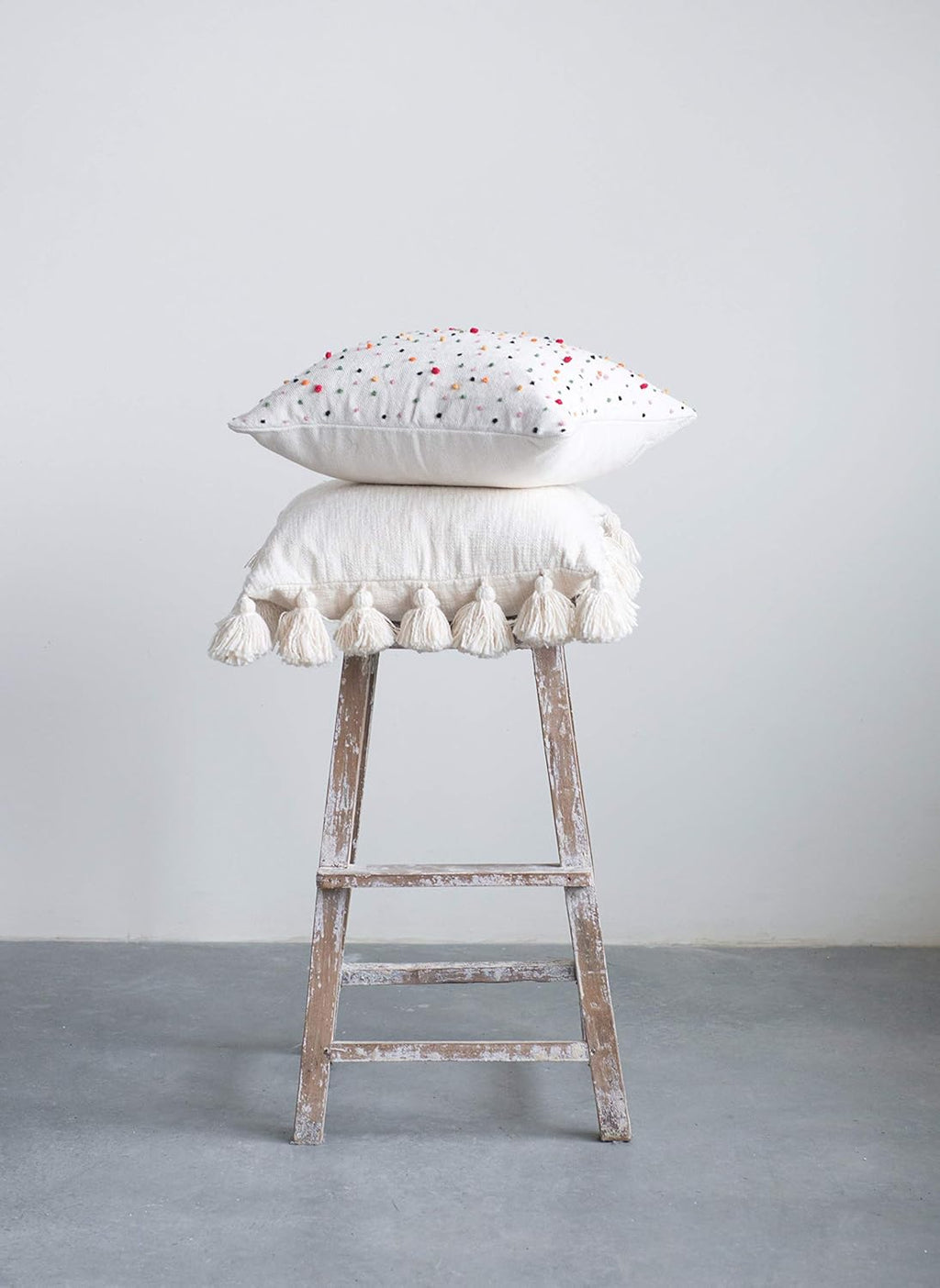 Creative Co-Op Woven Cotton Slub Pillow with Tassels, Cream
