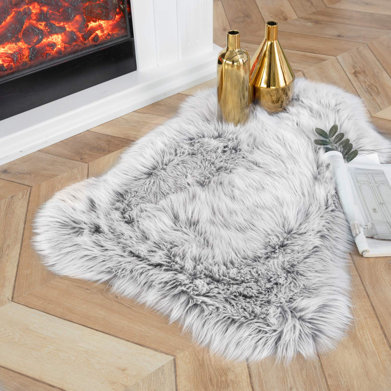 4×4ft White Fluffy Faux Fur Rug, Washable Shag Area Rug for Home Decor