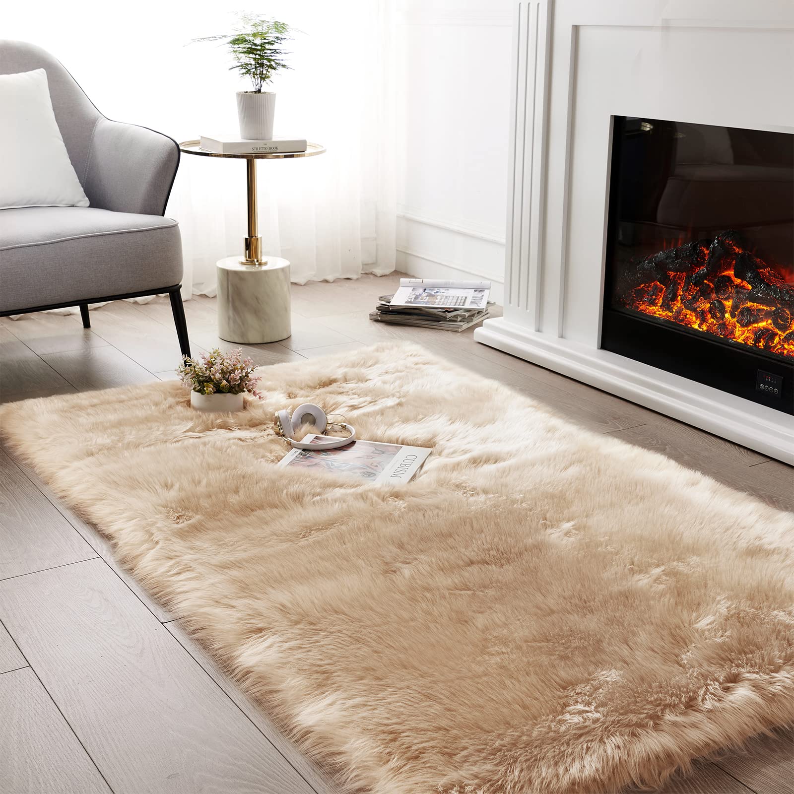 SERISSA Soft Fluffy Area Rug, Grey Faux Sheepskin Fur Rug, Shaggy Rug for Bedroom Floor Fuzzy Carpet for Living Room 4x6 Feet