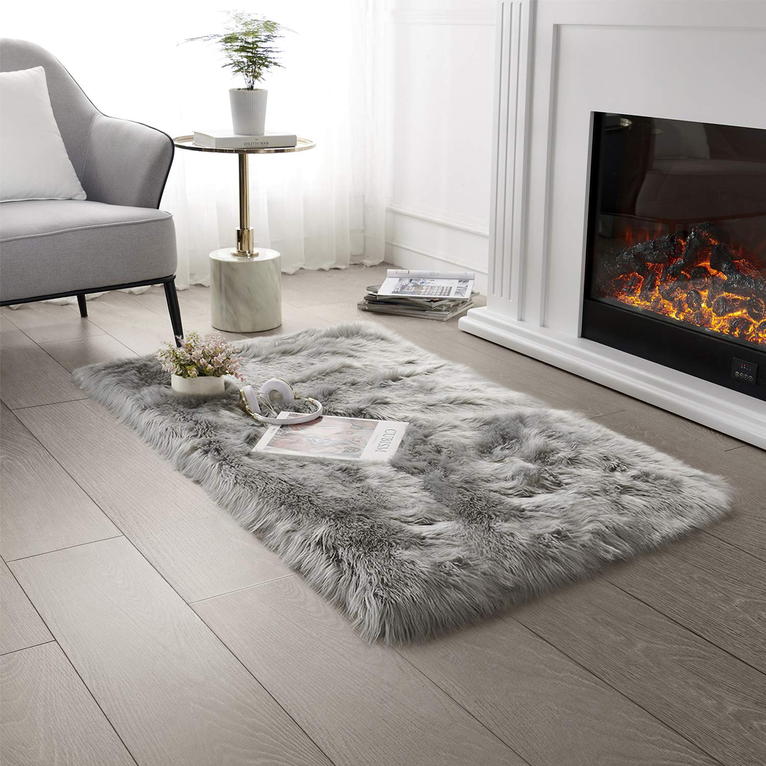 SERISSA Soft Fluffy Area Rug, Grey Faux Sheepskin Fur Rug, Shaggy Rug for Bedroom Floor Fuzzy Carpet for Living Room 4x6 Feet