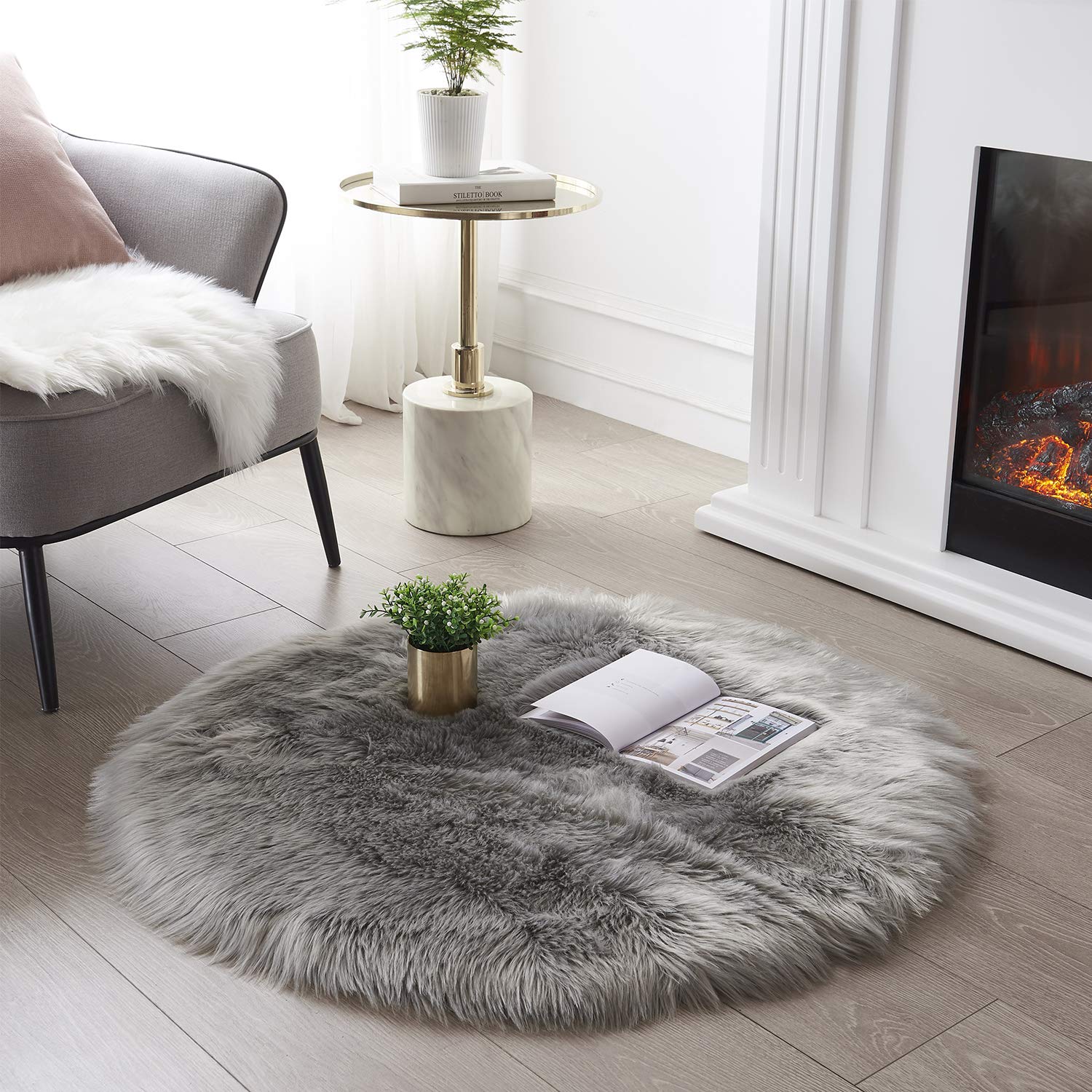 SERISSA Soft Fluffy Area Rug, Grey Faux Sheepskin Fur Rug, Shaggy Rug for Bedroom Floor Fuzzy Carpet for Living Room 4x6 Feet