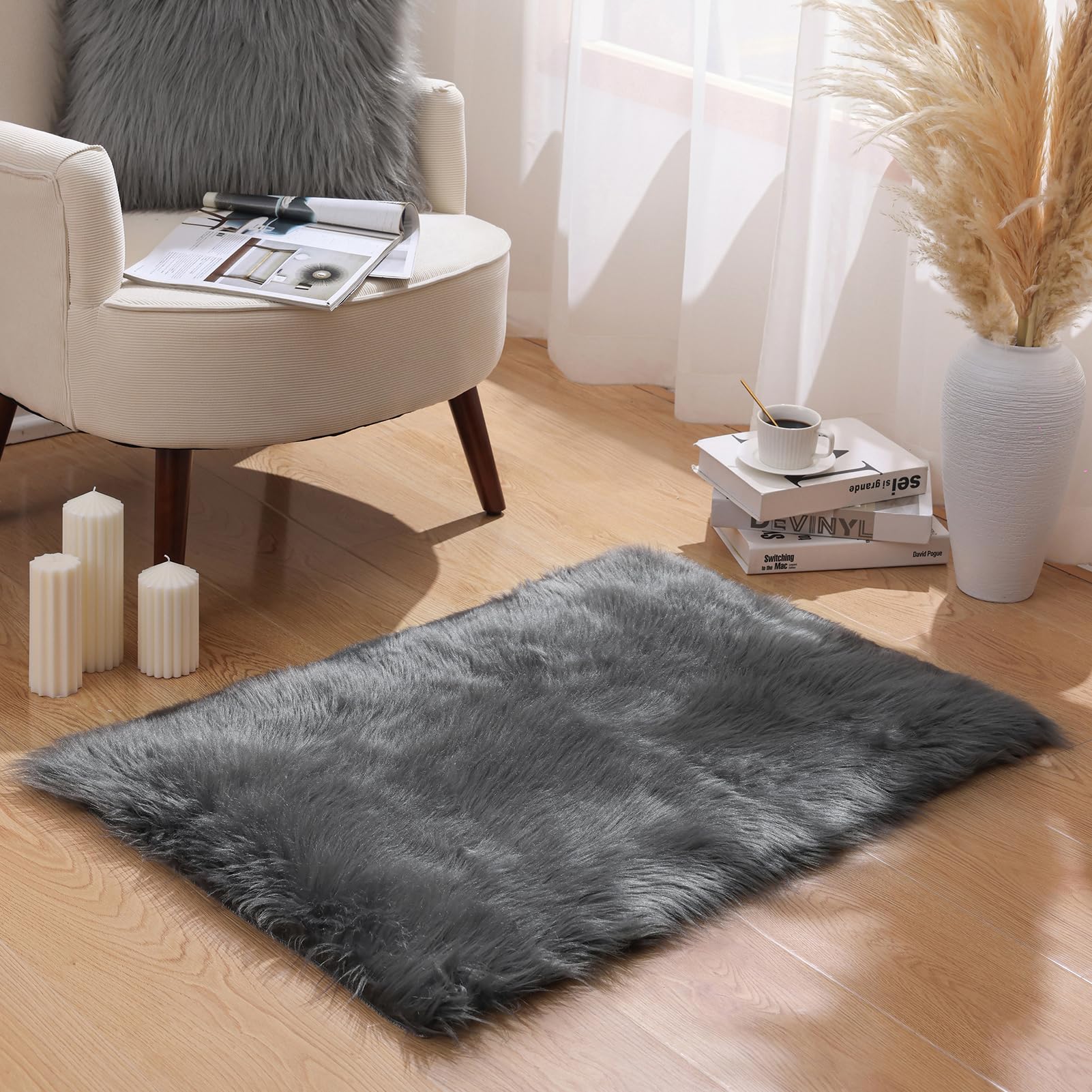 4×4ft White Fluffy Faux Fur Rug, Washable Shag Area Rug for Home Decor