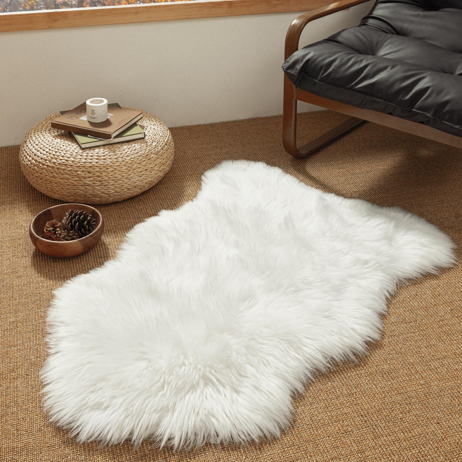 4×4ft White Fluffy Faux Fur Rug, Washable Shag Area Rug for Home Decor