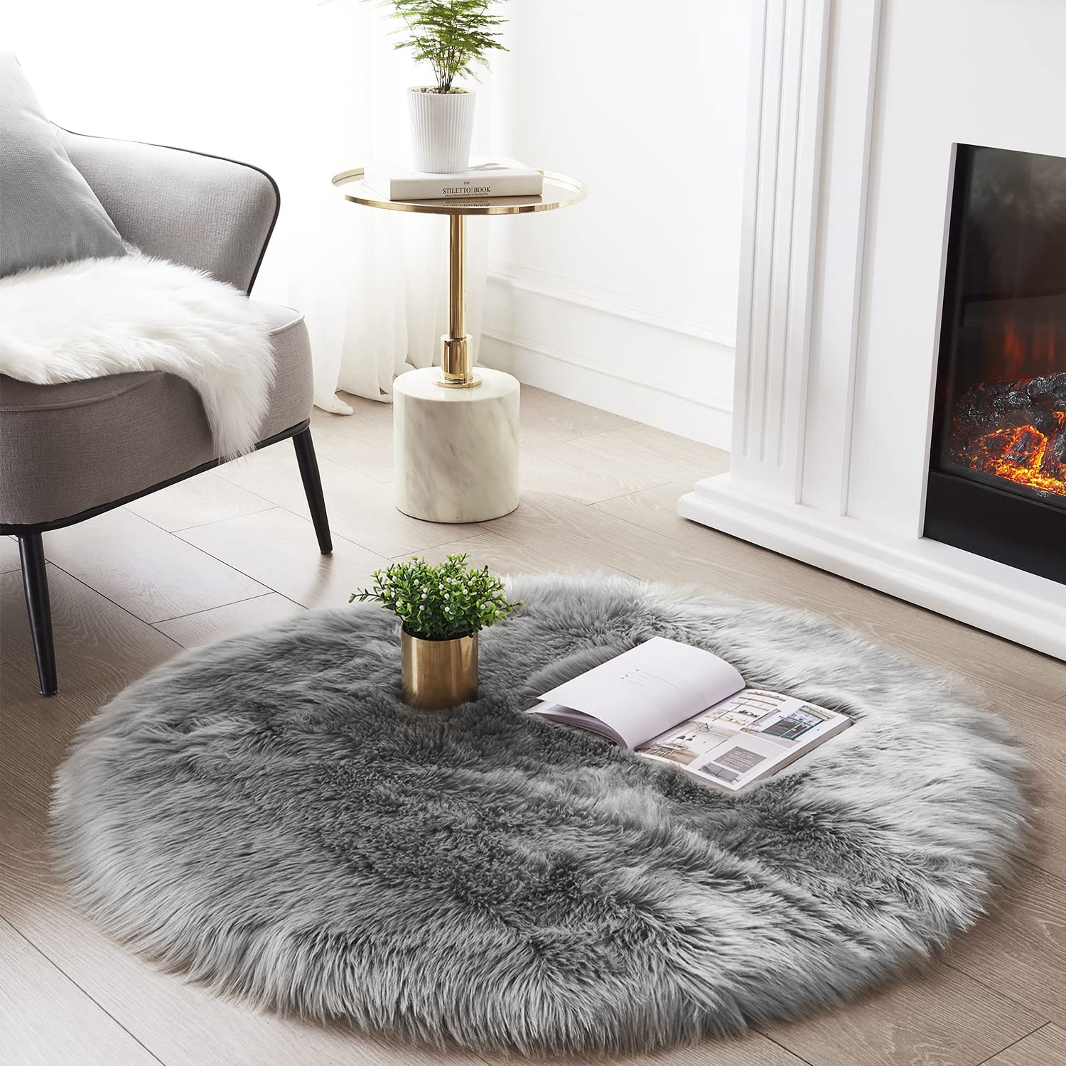 SERISSA Soft Fluffy Area Rug, Grey Faux Sheepskin Fur Rug, Shaggy Rug for Bedroom Floor Fuzzy Carpet for Living Room 4x6 Feet