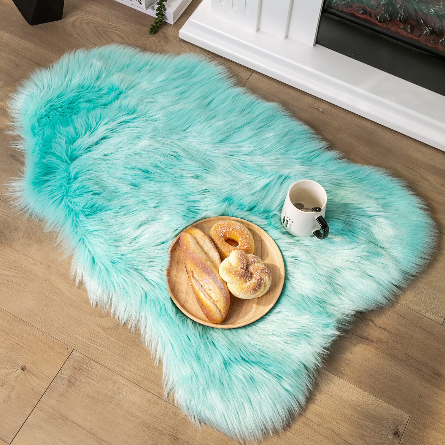 4×4ft White Fluffy Faux Fur Rug, Washable Shag Area Rug for Home Decor