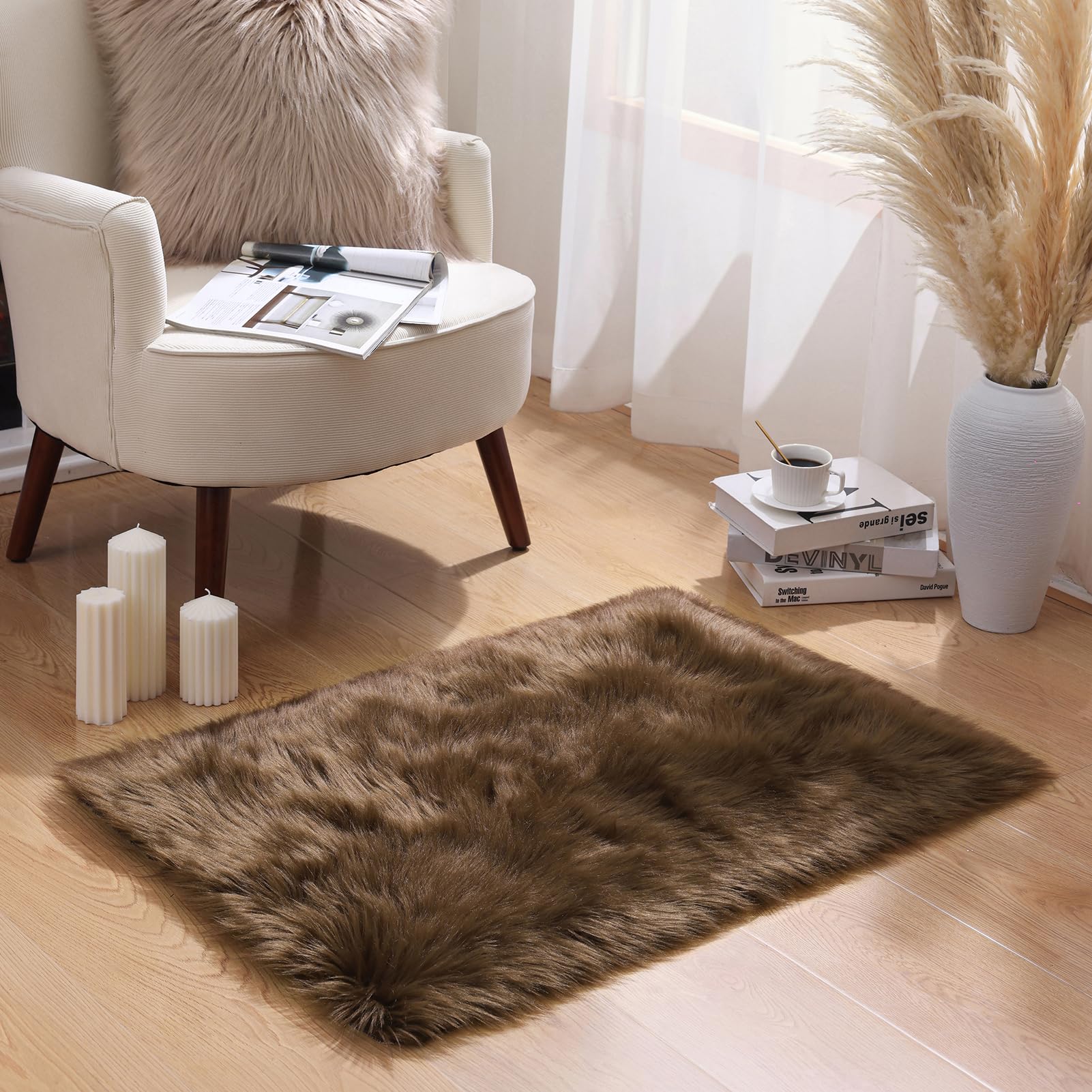 4×4ft White Fluffy Faux Fur Rug, Washable Shag Area Rug for Home Decor
