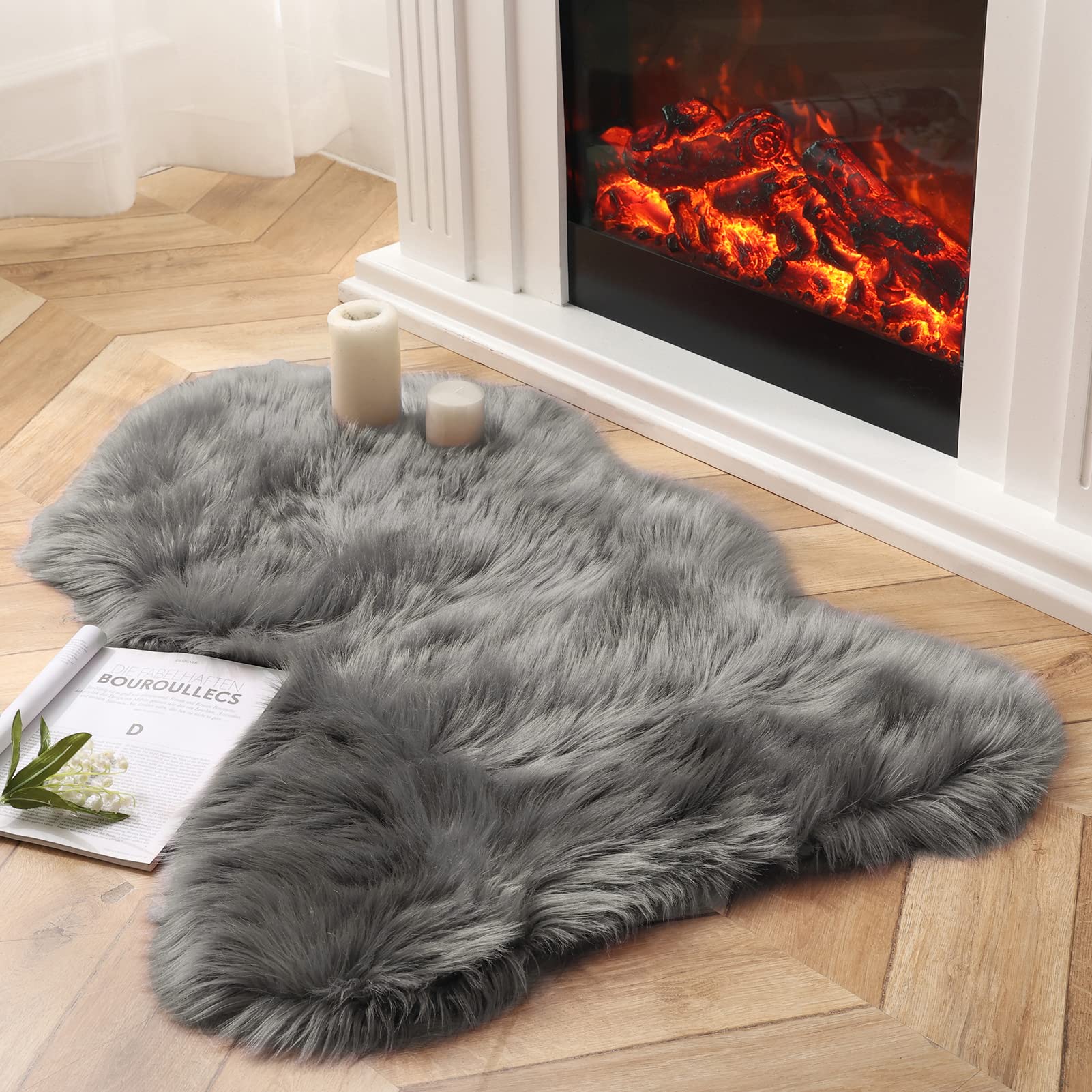 4×4ft White Fluffy Faux Fur Rug, Washable Shag Area Rug for Home Decor