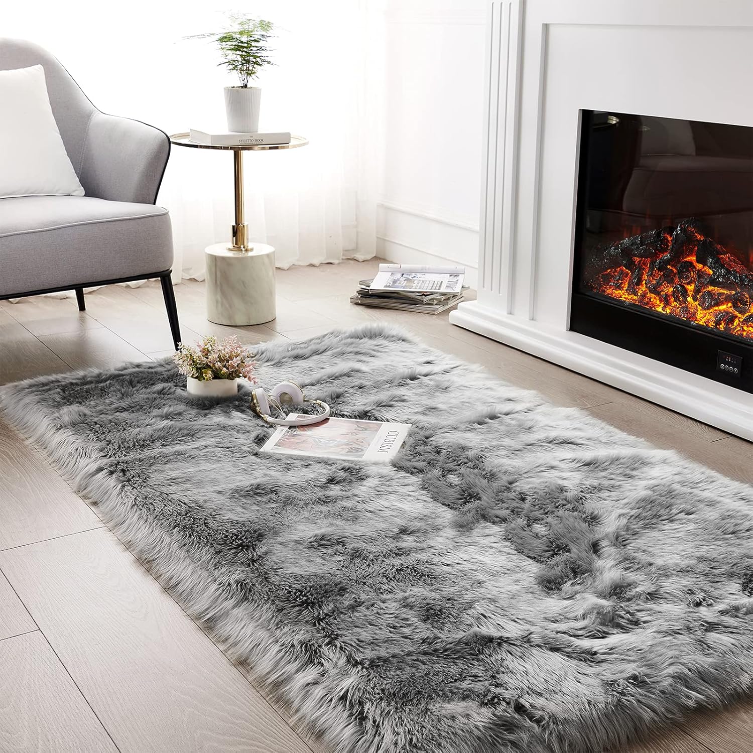 SERISSA Soft Fluffy Area Rug, Grey Faux Sheepskin Fur Rug, Shaggy Rug for Bedroom Floor Fuzzy Carpet for Living Room 4x6 Feet