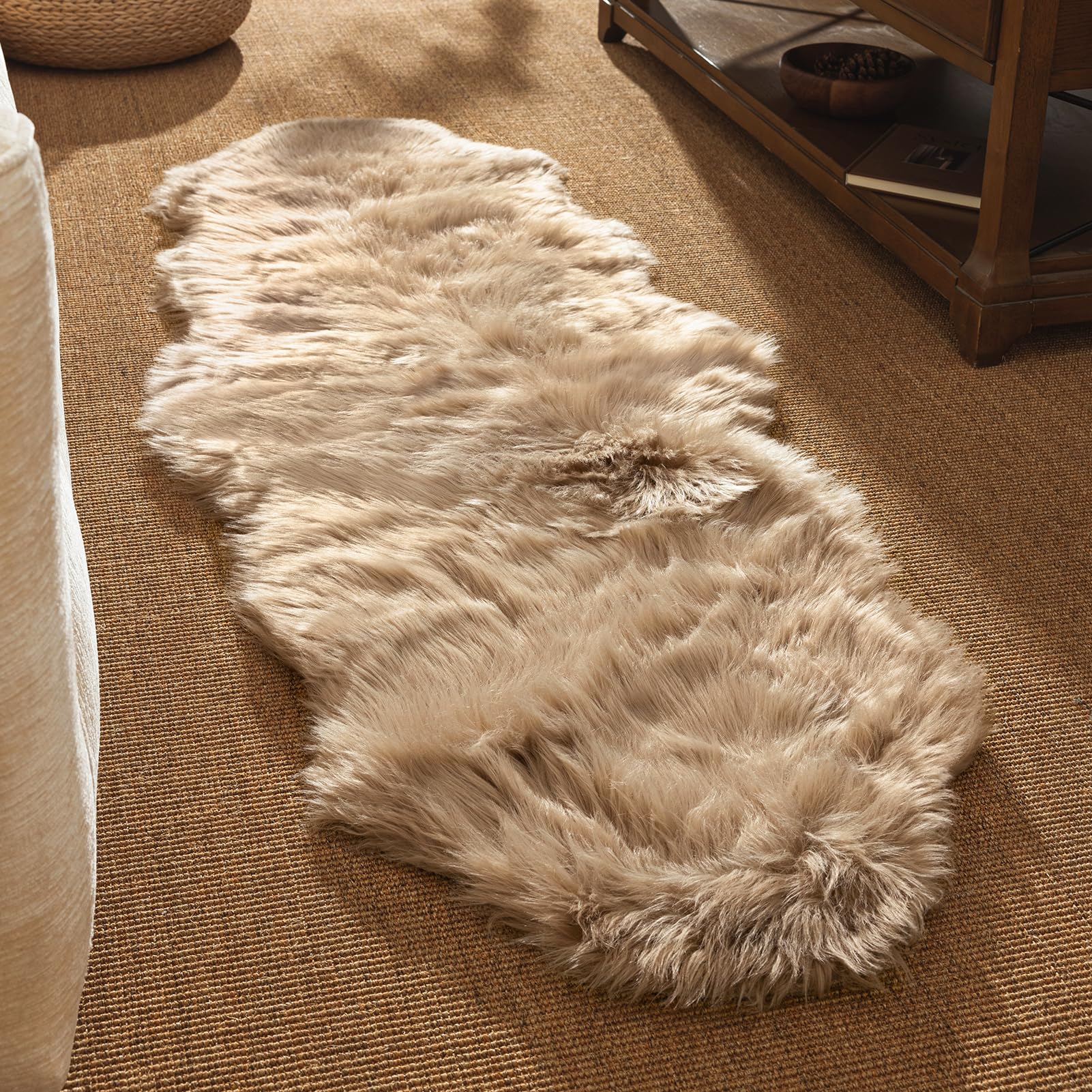 4×4ft White Fluffy Faux Fur Rug, Washable Shag Area Rug for Home Decor