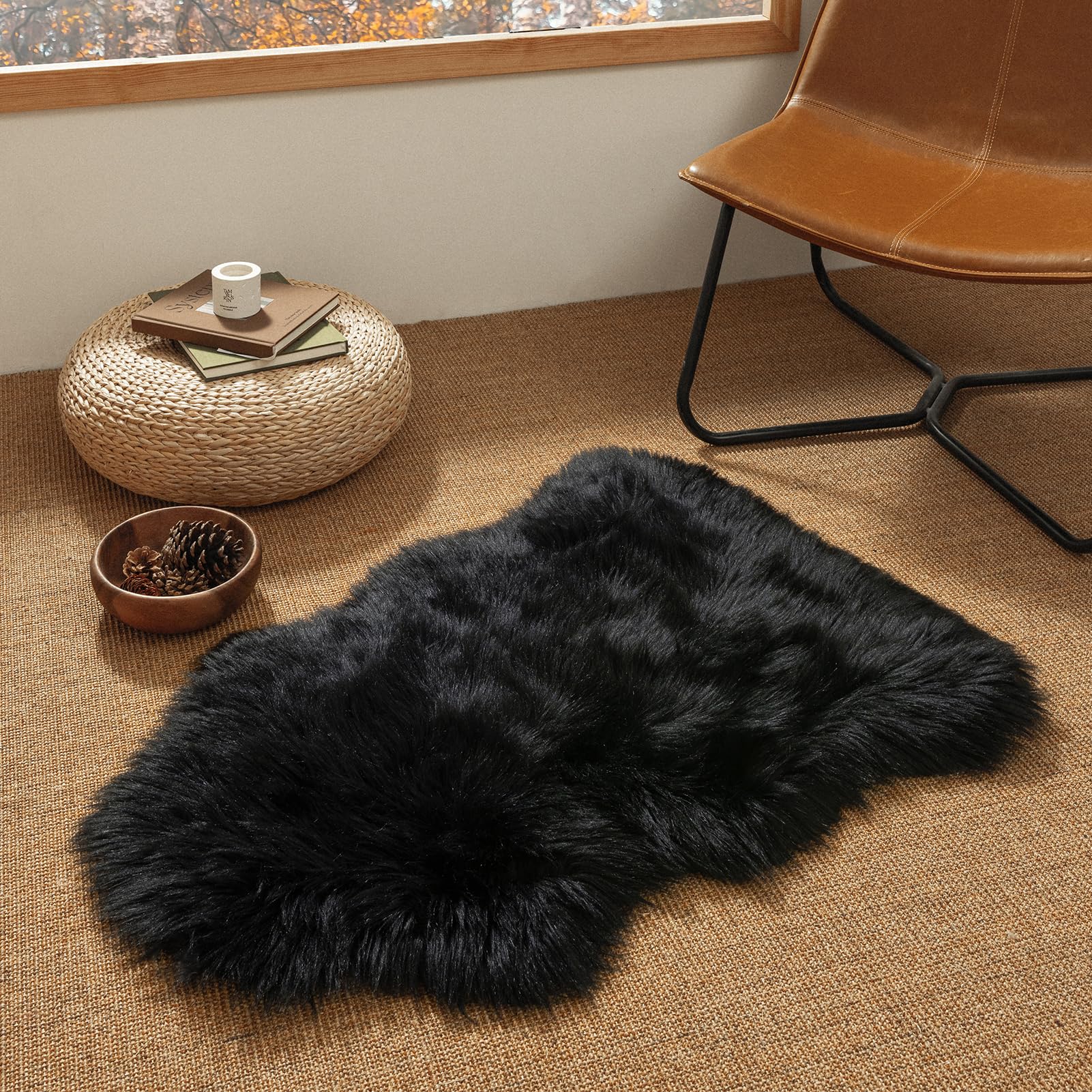 4×4ft White Fluffy Faux Fur Rug, Washable Shag Area Rug for Home Decor